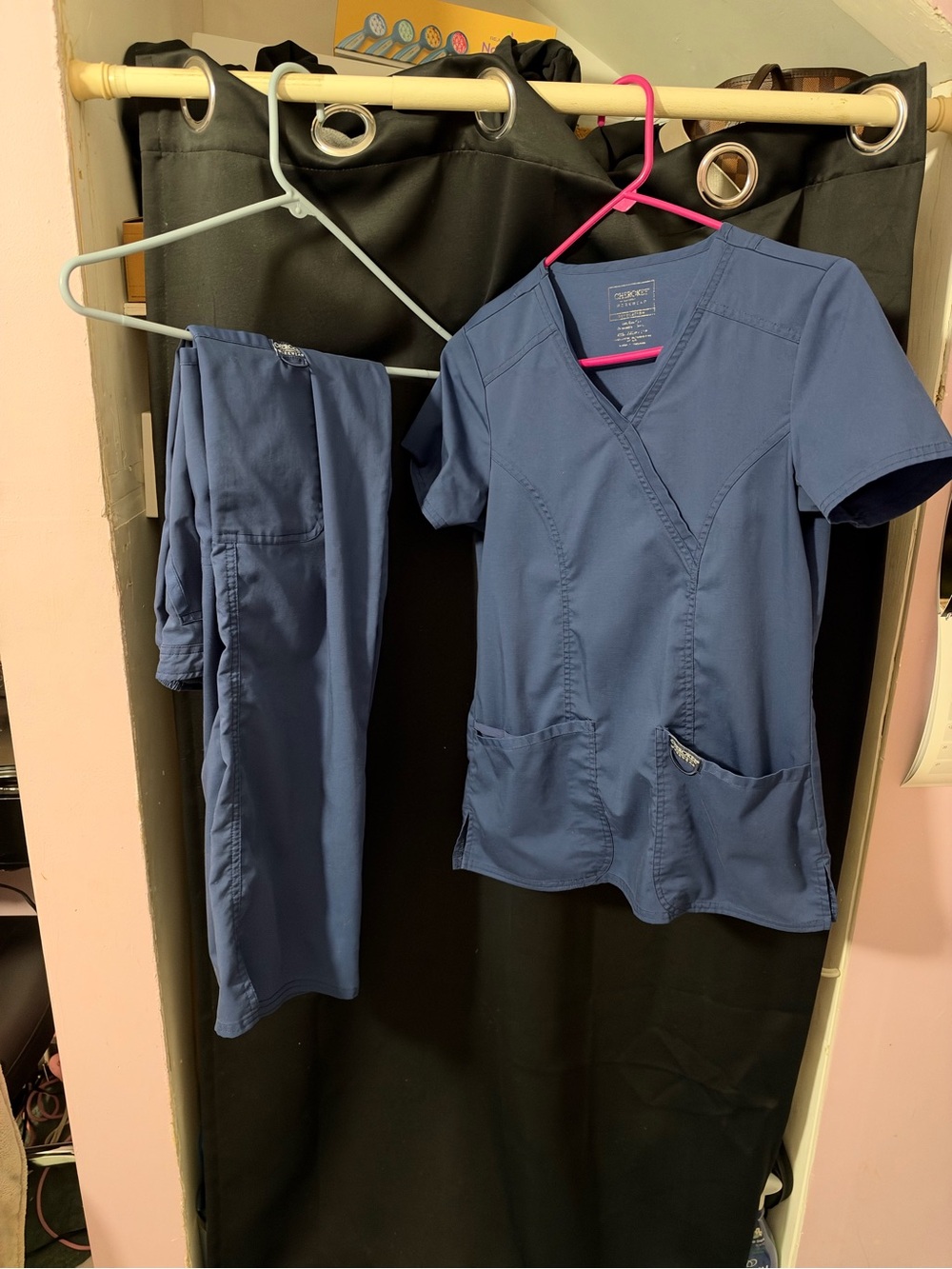 Womenβs V-Neck Scrub Set - Navy Blue